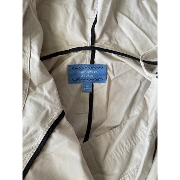 Hooded Raincoat - Picture 4 of 6